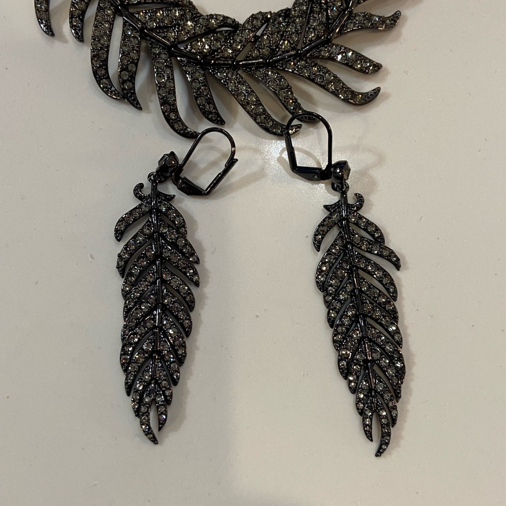 Vintage Black Leaf Bracelet and Earring Set - Picture 6 of 7